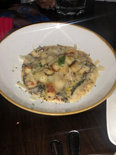 Sarpa Trattoria - Hospitality and gastronomy