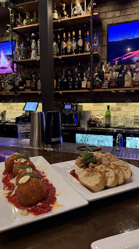 Salute Resto + Bar - Windsor