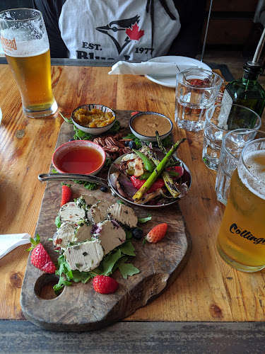 321 Roncesvalles Ave, Toronto, ON M6R 2M6