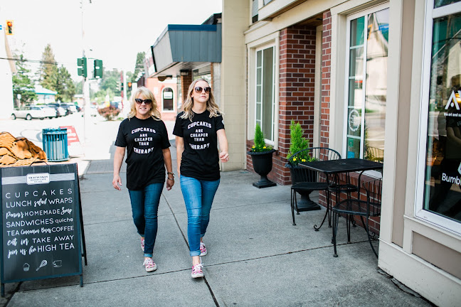 Tracycakes Bakery Cafe - Hospitality and gastronomy