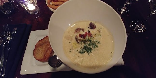 Blue Crab Seafood House - Hospitality and gastronomy