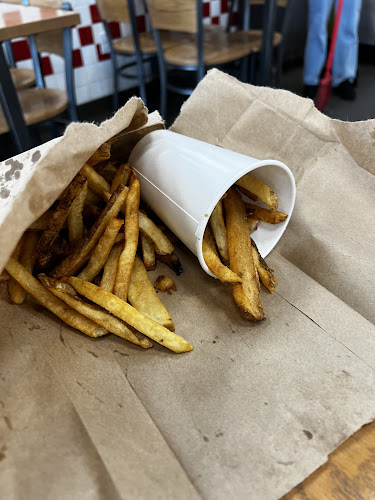 Five Guys - Hospitality and gastronomy