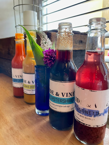 Opinii despre Tide and Vine Oyster House în Niagara Falls - Hospitality and gastronomy