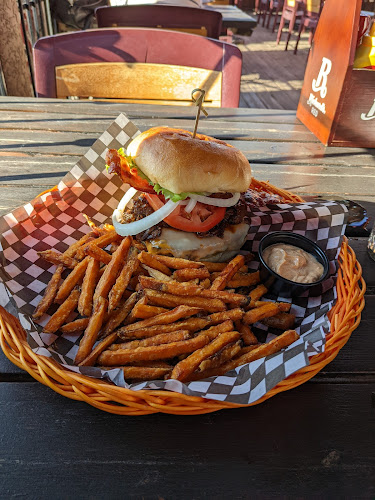 2004 50 Ave #129, Red Deer, AB T4R 3A2