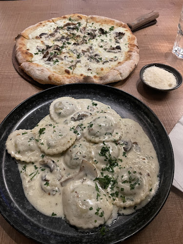 773 Hornby St, Vancouver, BC V6Z 1S4