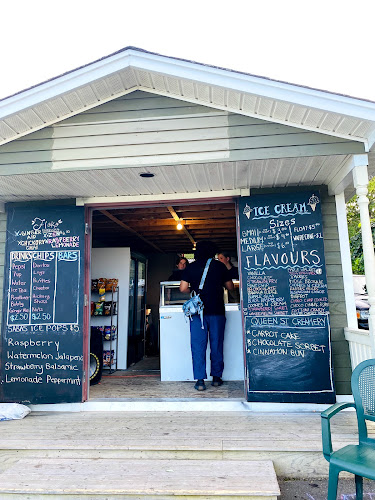 Opinii despre Teddy’s Two Scoops în Owen Sound - Hospitality and gastronomy