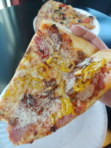 DunnEnzies Pizza Airport - Hospitality and gastronomy