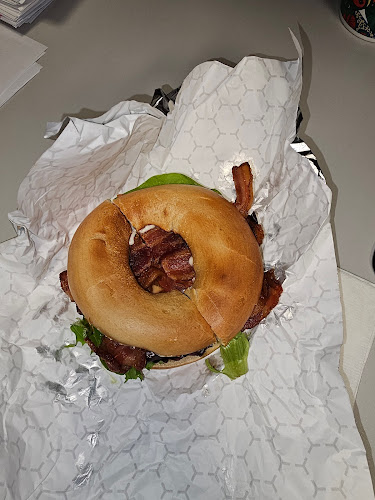 526 Lake St, St. Catharines, ON L2N 4H4