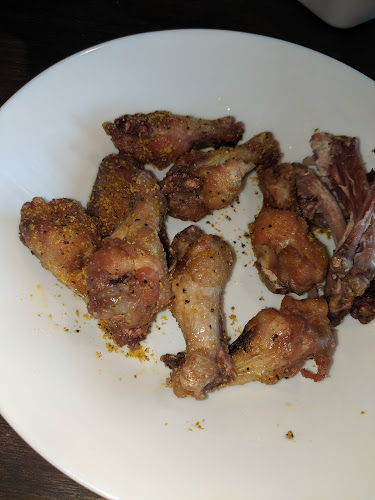 Comentarii opinii despre The Ridge Pub & Eatery and LIQUOR OFF SALE