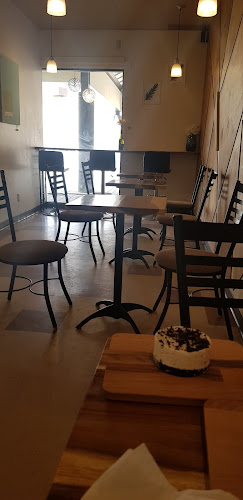 18-200 Meadowood Dr, Winnipeg, MB R2M 5G3