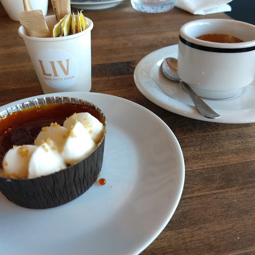 Opinii despre LIV @ Café Fifty Four în Niagara Falls - Hospitality and gastronomy