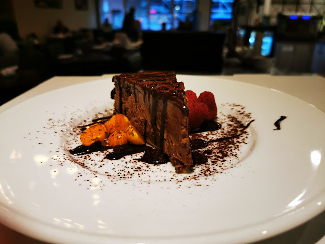 25 John St N, Hamilton, ON L8R 1H1