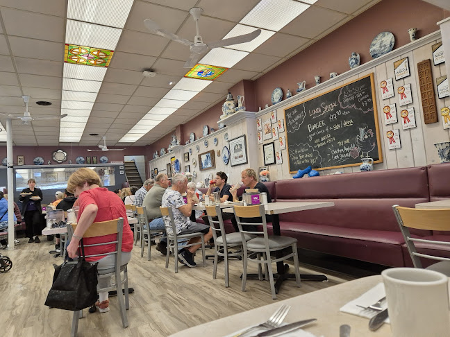 718 Fort St, Victoria, BC V8W 1H2