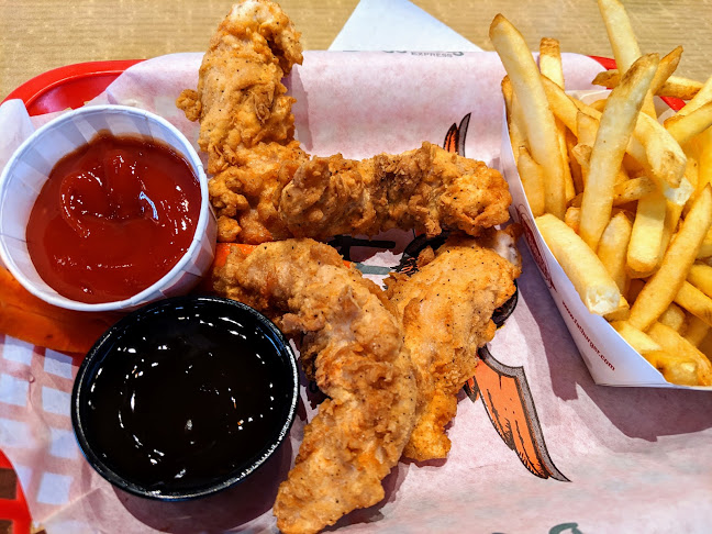 Opinii despre Fatburger Deerfoot în Calgary - Hospitality and gastronomy