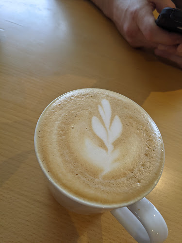 3690 Shelbourne St, Victoria, BC V8P 4H2