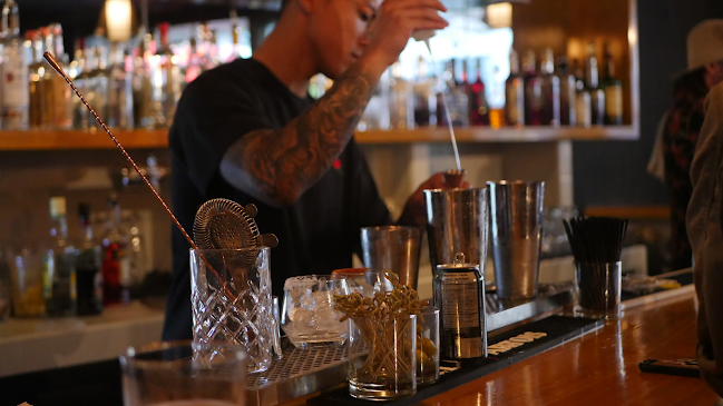 1009 Hamilton St, Vancouver, BC V6B 2W9