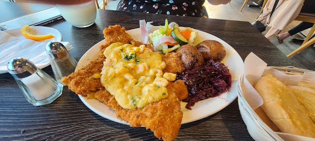 Opinii despre Adrian's At The Airport în Langley - Hospitality and gastronomy