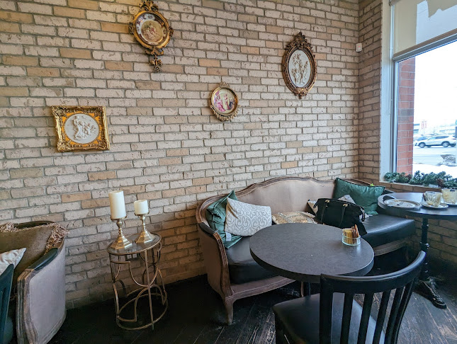 240 Kennevale Dr, Ottawa, ON K2J 0C3