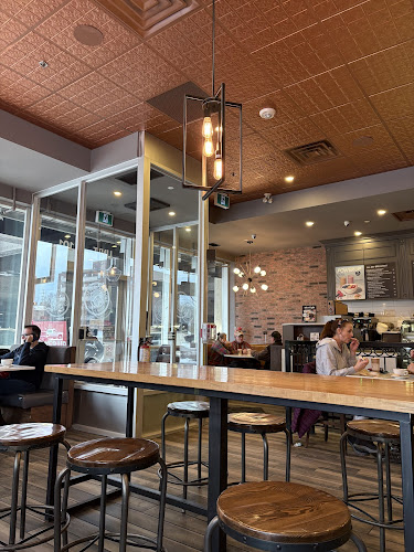 515 Lakeshore Rd E #101, Mississauga, ON L5G 1H9