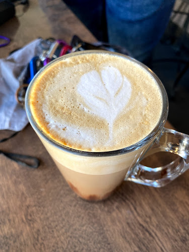 Opinii despre Halo Espresso Bar în Mississauga - Hospitality and gastronomy