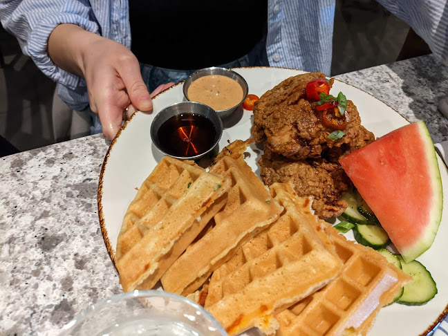 Opinii despre Smash Kitchen and Bar în Markham - Hospitality and gastronomy