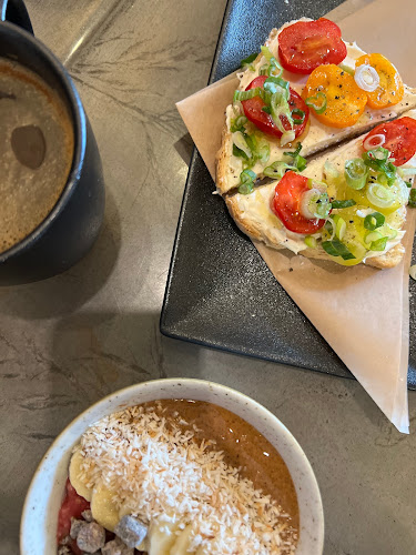 1154 Bank St, Ottawa, ON K1S 3X6