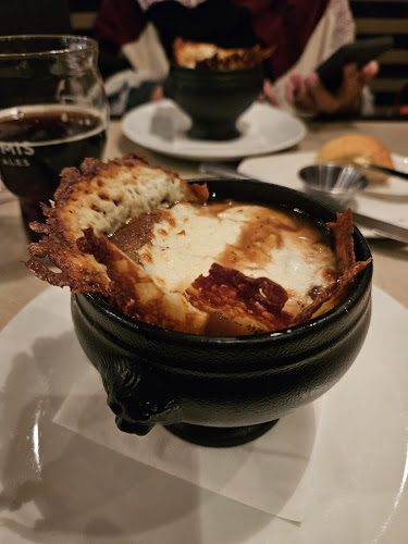 Opinii despre Mano's Restaurant & Lounge în Saskatoon - Hospitality and gastronomy