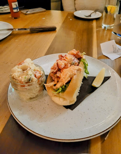 Tide and Vine Oyster House - Niagara Falls