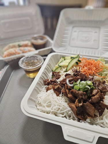 Opinii despre UFO Restaurant în Toronto - Hospitality and gastronomy