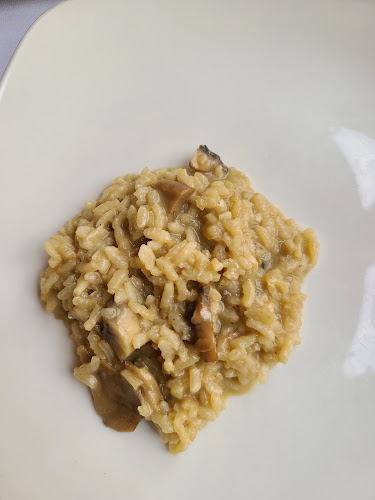 350 Burnhamthorpe Rd W, Mississauga, ON L5B 0N1