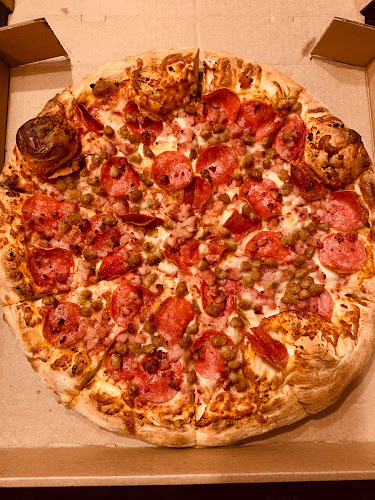 Famo Pizza And Wings - Hospitality and gastronomy