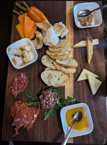 5633 Victoria Ave, Niagara Falls, ON L2G 3L5