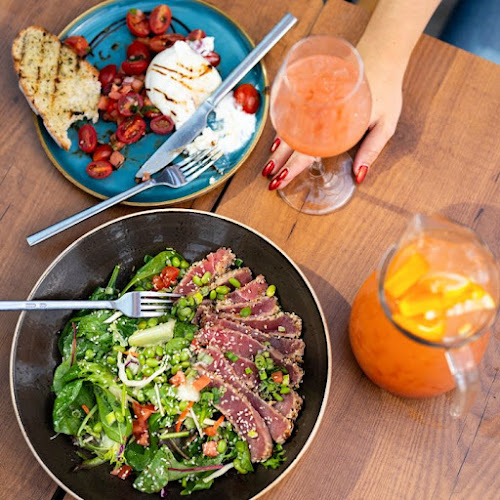 Bâton Rouge Grillhouse & Bar - Hospitality and gastronomy