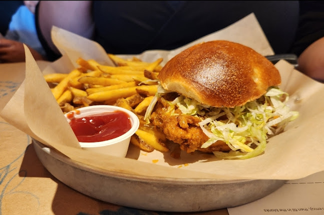 2960 Kingsway Dr #15A, Kitchener, ON N2C 1X1