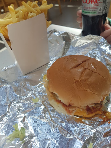 Howie T's - Hospitality and gastronomy