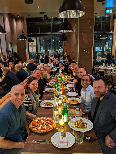 328 Wellington St W, Toronto, ON M5V 3T4