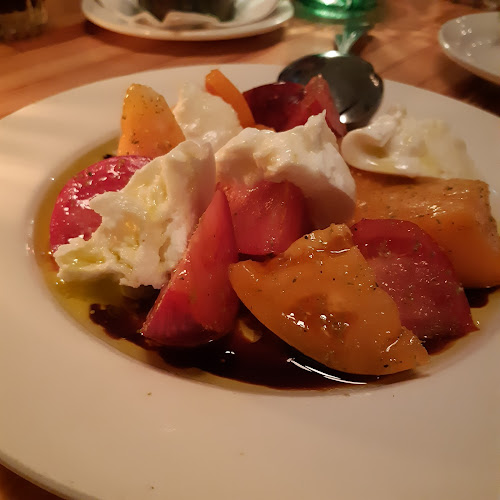 Reviews of Di Beppe Restaurant in Vancouver - Hospitality and gastronomy