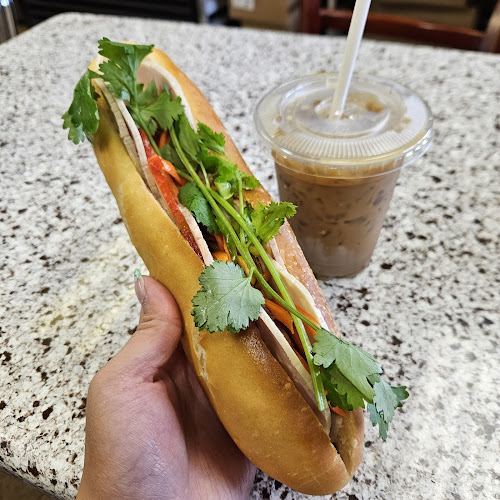 Comentarii opinii despre Hoang Viet Bakery Coffee