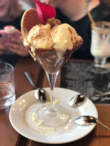 Café du Centre - Calgary