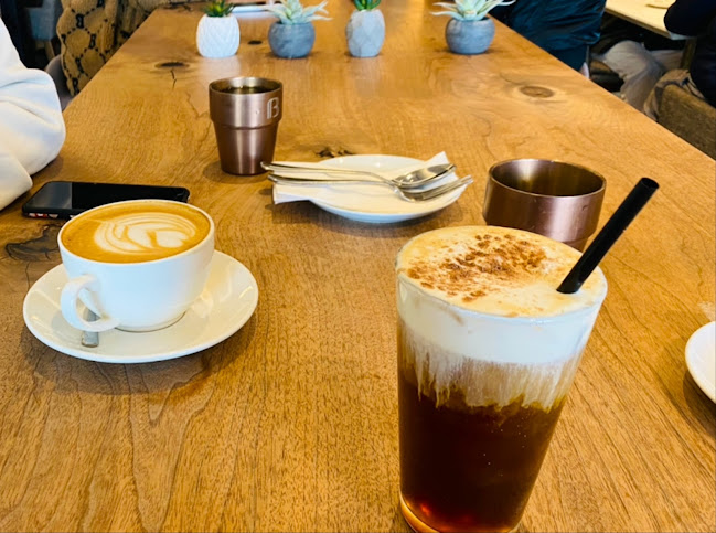 Cafe Bon Bon - Hospitality and gastronomy