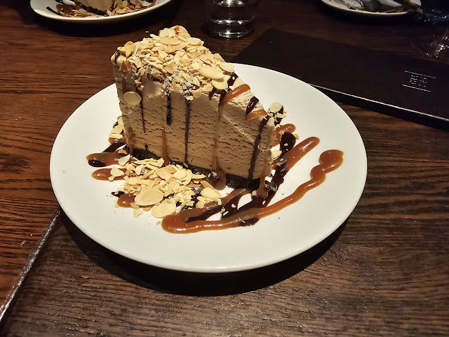 1977 Leslie St, North York, ON M3B 2M3