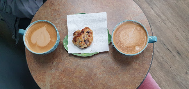 Comentarii opinii despre Petals Paws and Beans