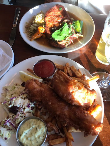 Comentarii opinii despre Kingfishers Waterfront Bar & Grill