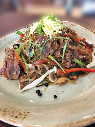 Comentarii opinii despre Meat table 육첩반상 (Hwaro Korean BBQ)