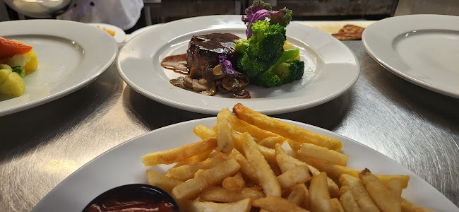 Finns Irish Pub - Hospitality and gastronomy