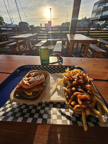 L'Authentique Poutine and Burgers - Hospitality and gastronomy