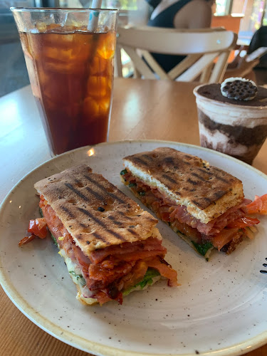 1495 Bellevue Ave, West Vancouver, BC V7T 1C3