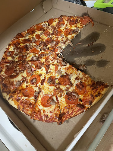 Opinii despre Deluca's Pizza în Sault Ste. Marie - Hospitality and gastronomy