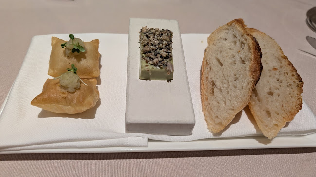 Opinii despre Rouge în Calgary - Hospitality and gastronomy