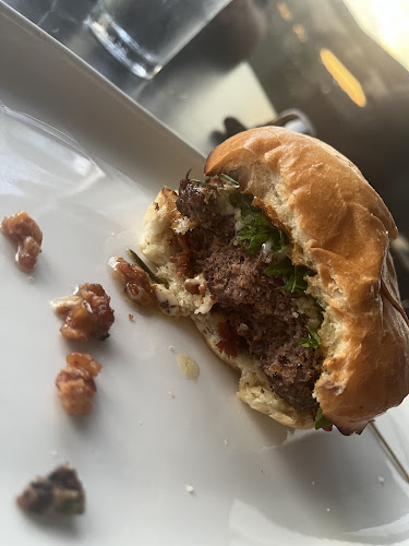 Kingfishers Waterfront Bar & Grill - Hospitality and gastronomy